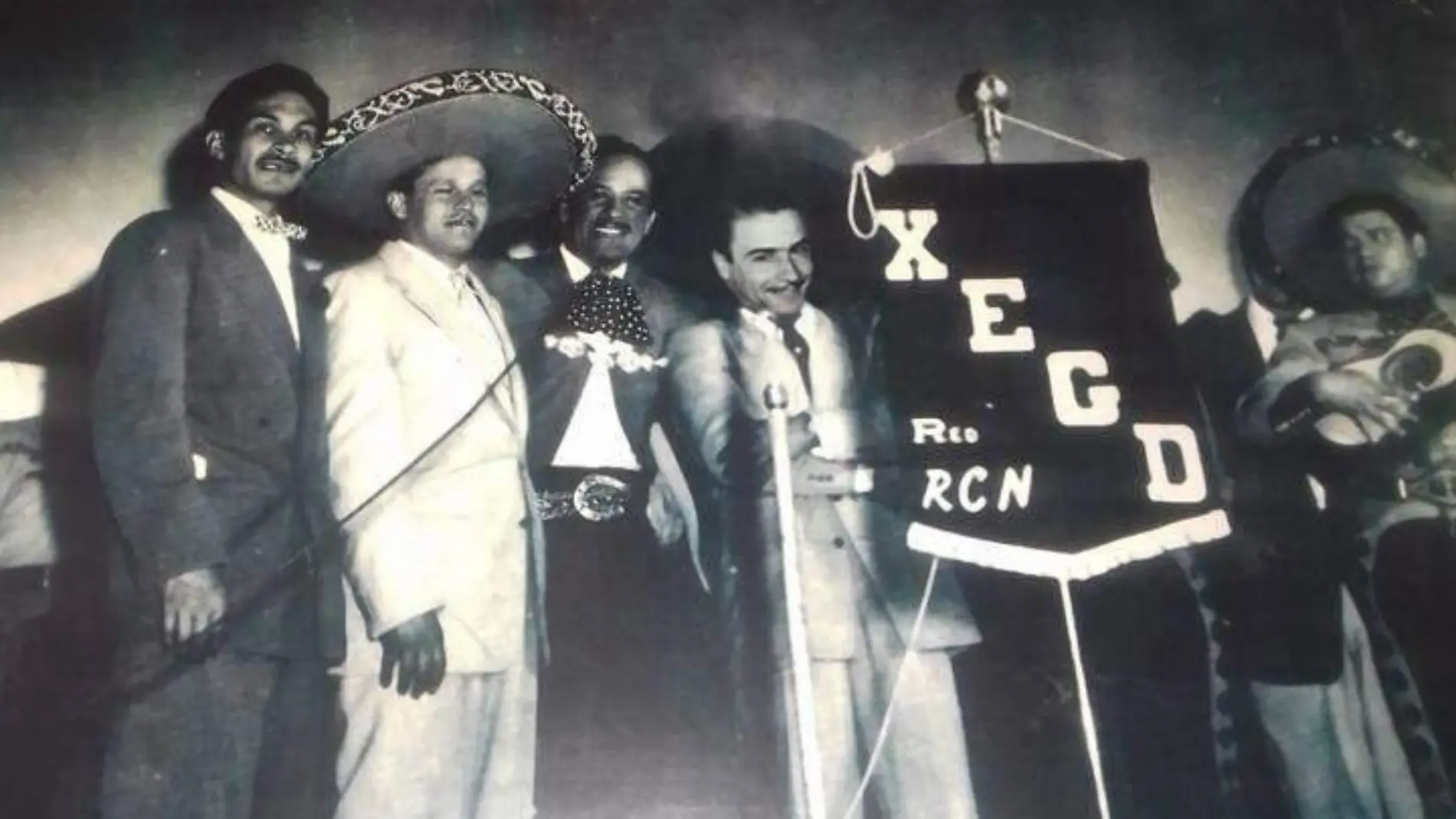 PEDRO INFANTE EN EL ANIVERSARIO DE LA XEGD